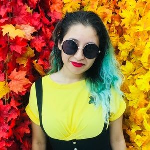 Meet your Posher, Crystal